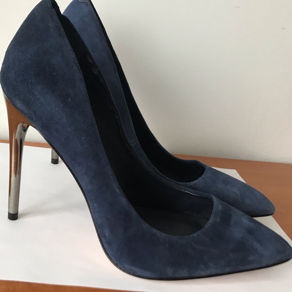 Shoes - Picture 5 of 8